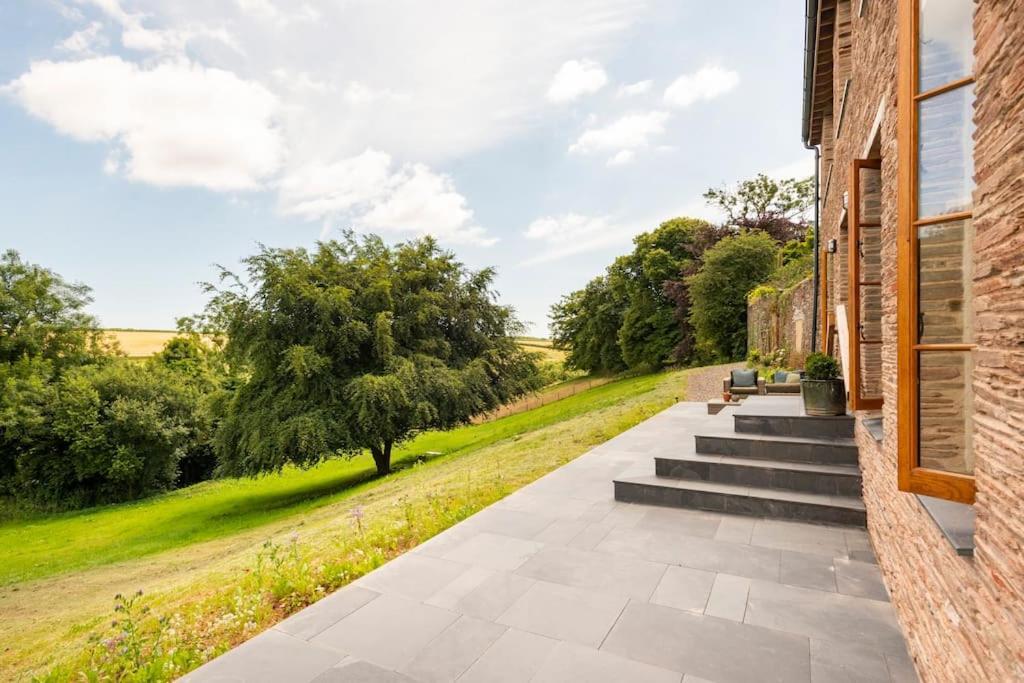 Fledgling Barn: Stunning New Coastal Holiday Home Kingsbridge  Esterno foto