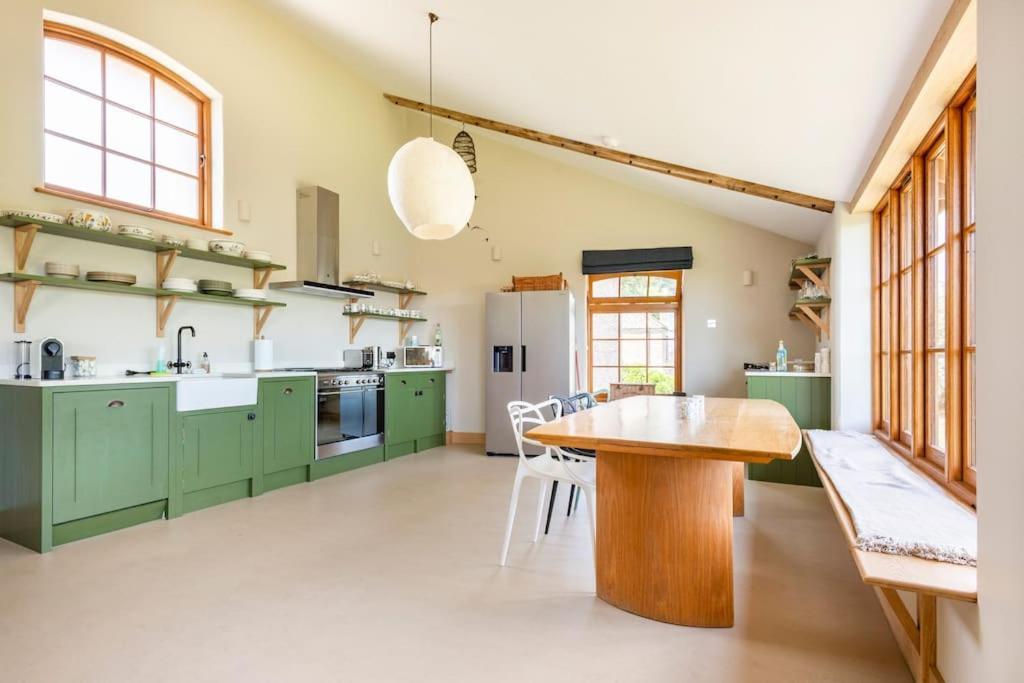 Fledgling Barn: Stunning New Coastal Holiday Home Kingsbridge  Esterno foto